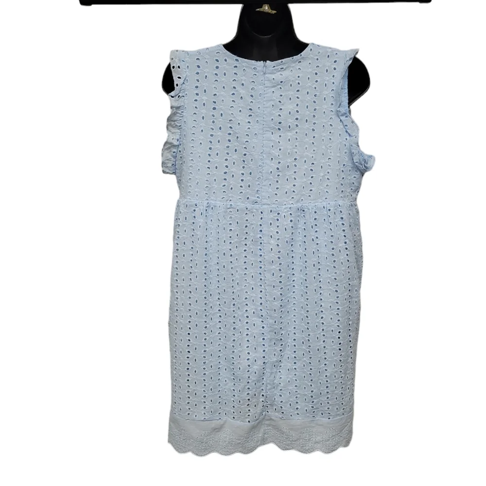 Cute, flowy dress with built-in shorts and pockets! Size Large - Picture 9 of 10